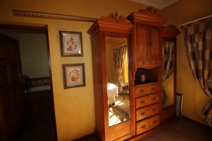 3 Bedroom Property for Sale in Lake Deneysville Free State